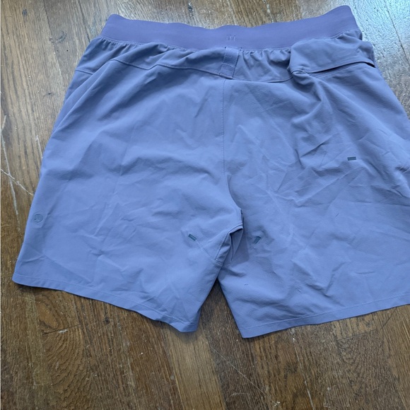 Lulu Lemon Men's Gray athletic shorts - L - Picture 2 of 2